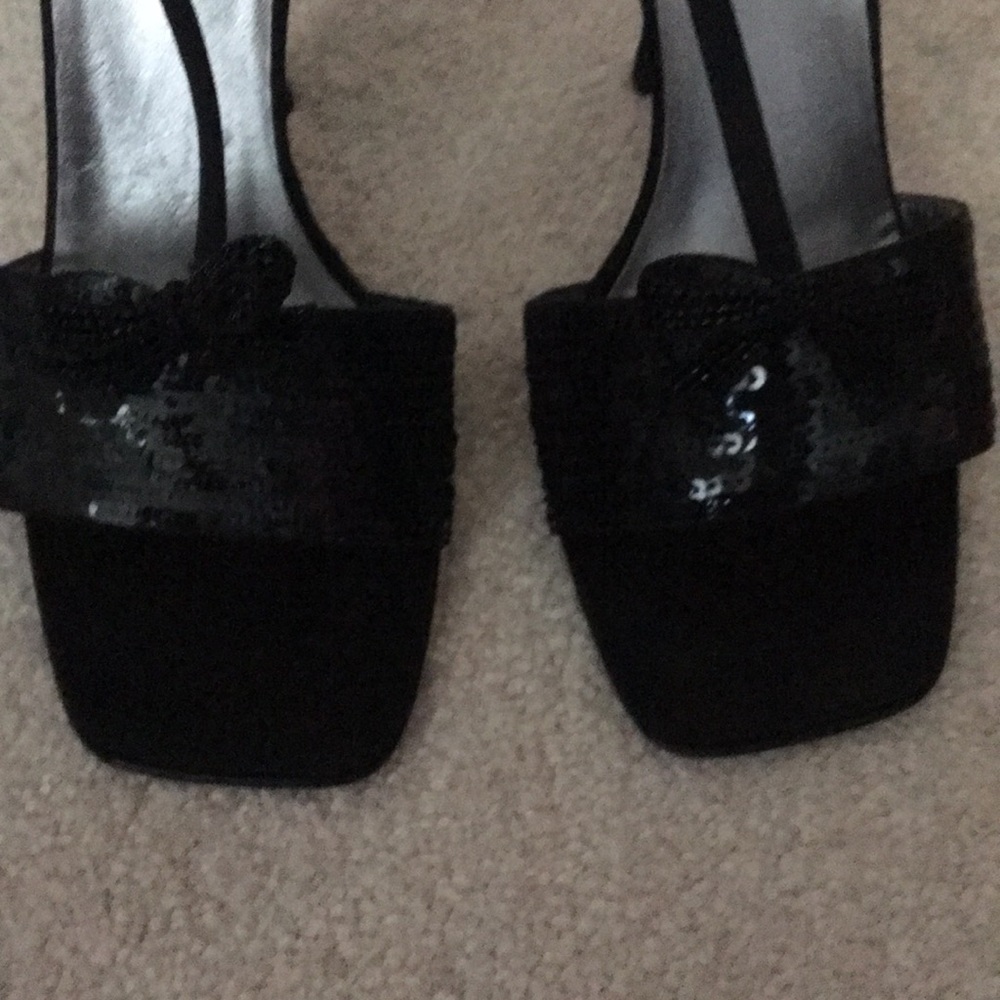 Badgley Mischka Black Sequin T-Strap Evening Sandals - Picture 2 of 8
